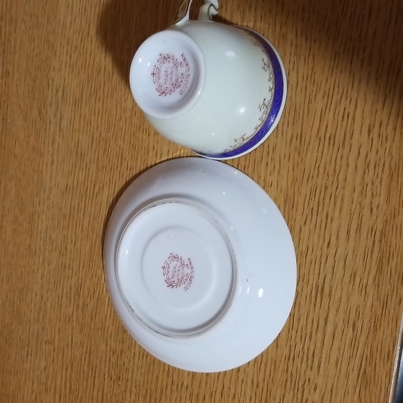 Vintage  teacup and saucer - Picture 4 of 6